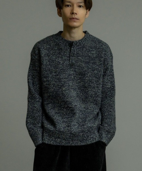 improves（インプローブス）の「ミックスカラー ヘンリーネック ルーズニットプルオーバー（ニット/セーター・メンズ・グレー/ブラウン/ネイビー・MEDIUM/LARGE）」の14枚目の写真