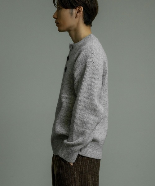 improves（インプローブス）の「ミックスカラー ヘンリーネック ルーズニットプルオーバー（ニット/セーター・メンズ・グレー/ブラウン/ネイビー・MEDIUM/LARGE）」の5枚目の写真