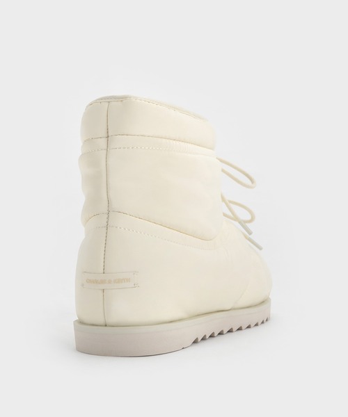 CHARLES & KEITH(チャールズ & キース)の「Egan イーガン ナイロンパフィーパネルド レースアップアンクルブーツ(ブーツ・レディース・オフホワイト/ブラック系その他2・25cm/24.5cm/23.5cm/23cm/25.5cm)」の4枚目の写真