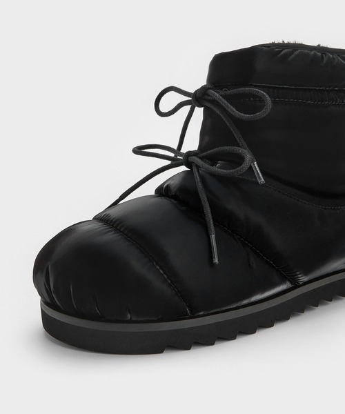 CHARLES & KEITH(チャールズ & キース)の「Egan イーガン ナイロンパフィーパネルド レースアップアンクルブーツ(ブーツ・レディース・オフホワイト/ブラック系その他2・25cm/24.5cm/23.5cm/23cm/25.5cm)」の10枚目の写真