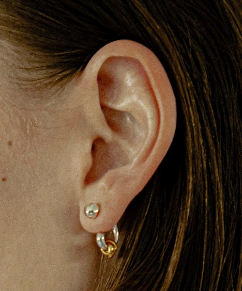 LAPUIS(ラピュイ)の「LAPUIS(ラピュイ) Drop Flow Coil pierced earrings(ピアス(両耳用)・レディース・マルチ/ゴールド・FREE)」の20枚目の写真