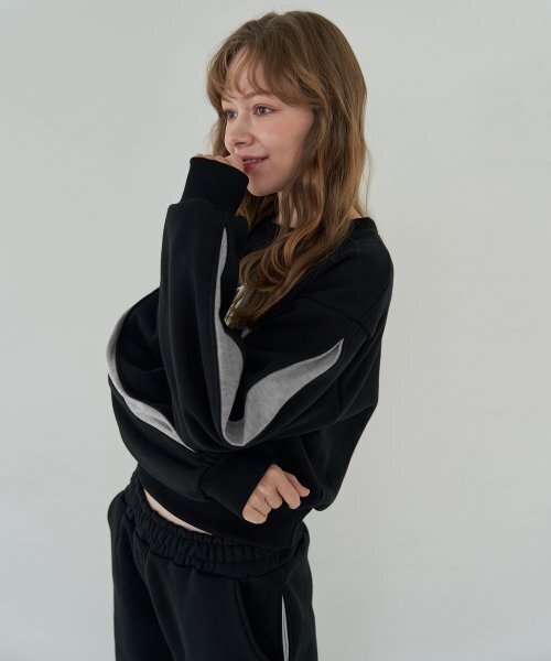 5OML(オーオーエムエル)の「ブロックコアスウェットシャツ(ブラック)(スウェット・レディース・ブラック・LARGE/MEDIUM)」の4枚目の写真