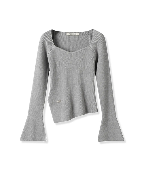 Vivacious(ビバシャス)の「Manon Heart-line Slit Knit - 4COL(ニット/セーター・レディース・ブラック/グレー/アイボリー/チャコール・FREE)」の3枚目の写真