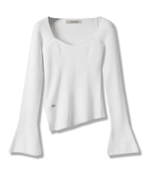 Vivacious(ビバシャス)の「Manon Heart-line Slit Knit - 4COL(ニット/セーター・レディース・ブラック/グレー/アイボリー/チャコール・FREE)」の10枚目の写真