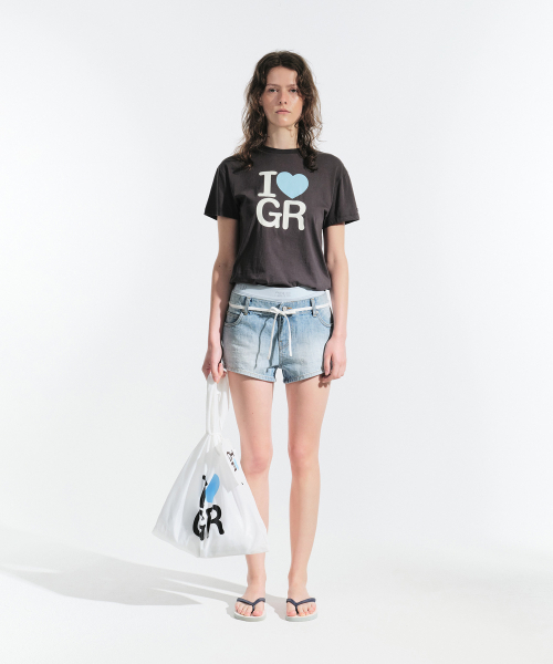 grove（グローブ）の「SOLINA DENIM SHORTS (LIGHT BLUE)（デニムパンツ・レディース・スカイブルー・SMALL/MEDIUM）」の2枚目の写真