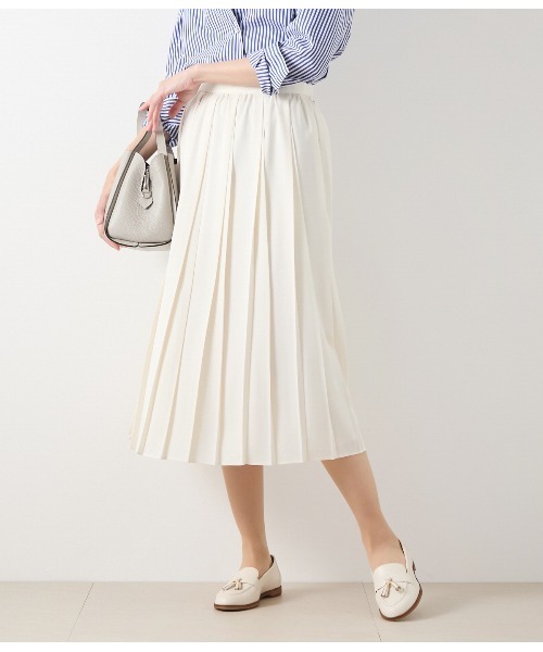 NEWYORKER（ニューヨーカー）の「バックサテン 変形プリーツスカート（スカート・レディース・サックスブルー/ホワイト・9号/11号）」の2枚目の写真