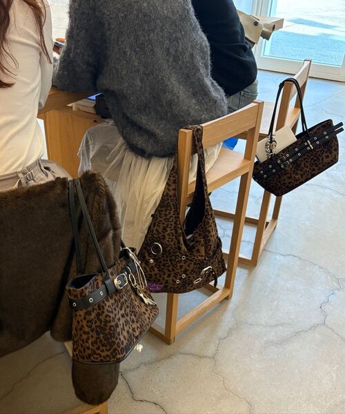 YEOMIMの「belted boat bag (leopard)（ショルダーバッグ・レディース・その他・FREE）」の10枚目の写真