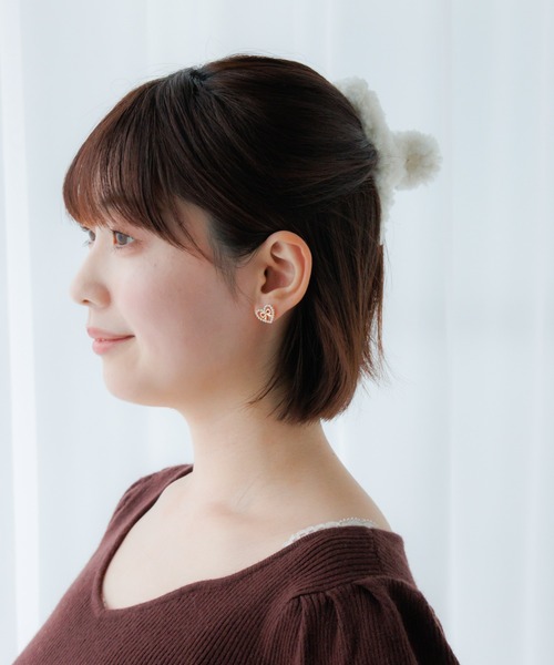 flower(フラワー)の「パールボウピアス(ピアス(両耳用)・レディース・ゴールド/シルバー・FREE)」の4枚目の写真