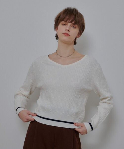 allureville(アルアバイル)の「Wミニケーブルプルオーバー(ニット/セーター・レディース・グリーン/オフホワイト/ネイビー・2)」の4枚目の写真