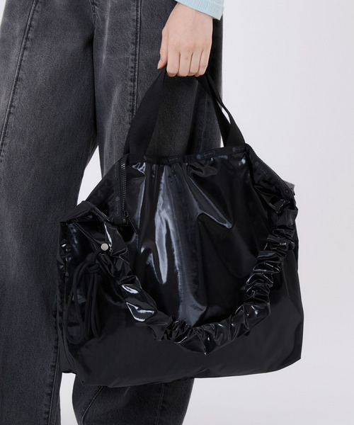 LeSportsac(レスポートサック)の「GH DAILY TOTE ブラックシャイン(トートバッグ・レディース・ブラック・FREE)」の3枚目の写真