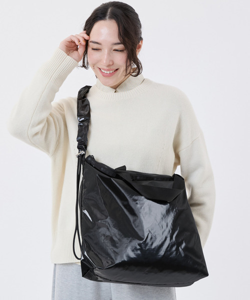 LeSportsac(レスポートサック)の「GH DAILY TOTE ブラックシャイン(トートバッグ・レディース・ブラック・FREE)」の2枚目の写真