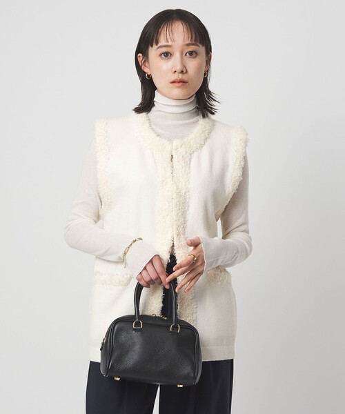 green label relaxing(グリーンレーベルリラクシング)の「ブークレ×フリンジ ベスト ウォッシャブル(ベスト・レディース・ブラック/オフホワイト・FREE)」の4枚目の写真