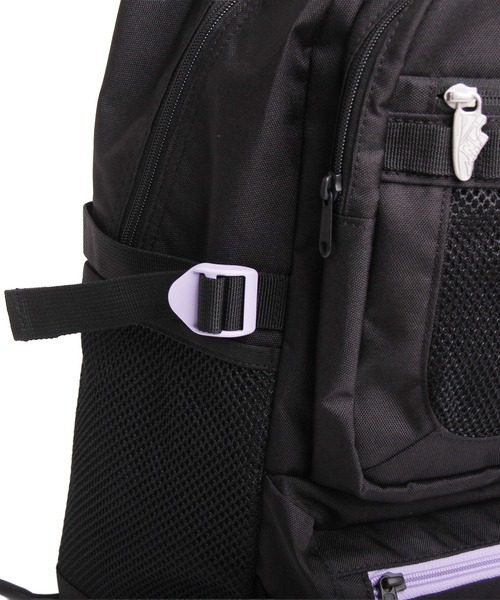 NEW BALANCE(ニューバランス)の「軽量 大容量バックパック ミニポーチ付き 32L(バックパック/リュック・メンズ・ブラック×ブラック/グレー/ブルー/パープル/ブラック・FREE)」の16枚目の写真