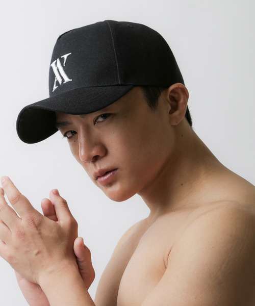 VANQUISH（ヴァンキッシュ）の「VANQUISH / ヴァンキッシュ モノグラム VA ロゴキャップ（キャップ・メンズ・ブラック/ホワイト・FREE）」の2枚目の写真