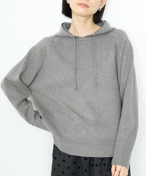 Mac-House(マックハウス)の「Idnes フードニットパーカー(パーカー・レディース・アイボリー/ブラック/チャコールグレー・FREE)」の3枚目の写真