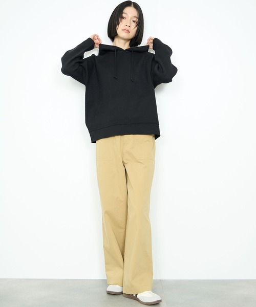 Mac-House(マックハウス)の「Idnes フードニットパーカー(パーカー・レディース・アイボリー/ブラック/チャコールグレー・FREE)」の12枚目の写真