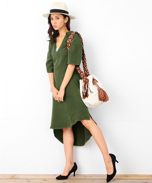 B:MING by BEAMS(ビーミングバイビームス)の「ビーミング by ビームス / とろみVネックサックワンピース 16SS(ワンピース・レディース・ブラック/オリーブ・ONE SIZE)」の6枚目の写真