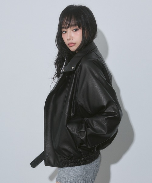 ENVYM（アンビー）の「スタンドカラー レザー オーバーサイズ ジャケット（ブルゾン・レディース・アイボリー/ブラック・FREE）」の4枚目の写真