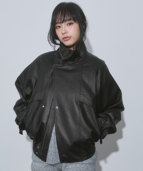 ENVYM（アンビー）の「スタンドカラー レザー オーバーサイズ ジャケット（ブルゾン・レディース・アイボリー/ブラック・FREE）」の6枚目の写真