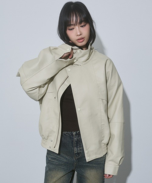 ENVYM（アンビー）の「スタンドカラー レザー オーバーサイズ ジャケット（ブルゾン・レディース・アイボリー/ブラック・FREE）」の18枚目の写真