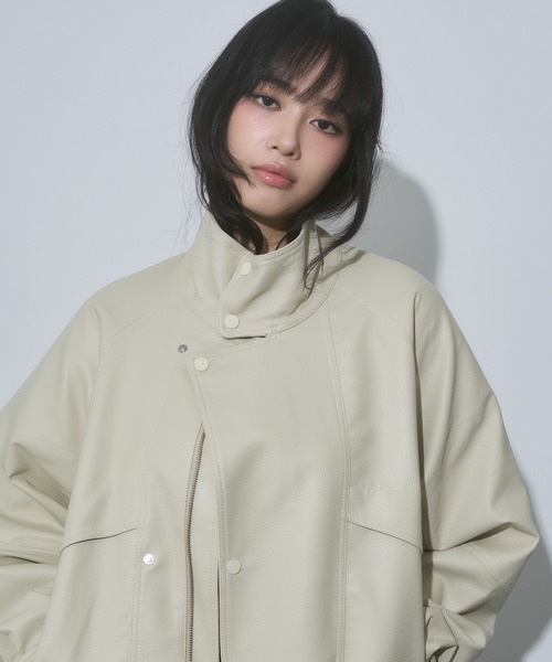 ENVYM（アンビー）の「スタンドカラー レザー オーバーサイズ ジャケット（ブルゾン・レディース・アイボリー/ブラック・FREE）」の20枚目の写真