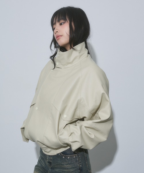 ENVYM（アンビー）の「スタンドカラー レザー オーバーサイズ ジャケット（ブルゾン・レディース・アイボリー/ブラック・FREE）」の21枚目の写真