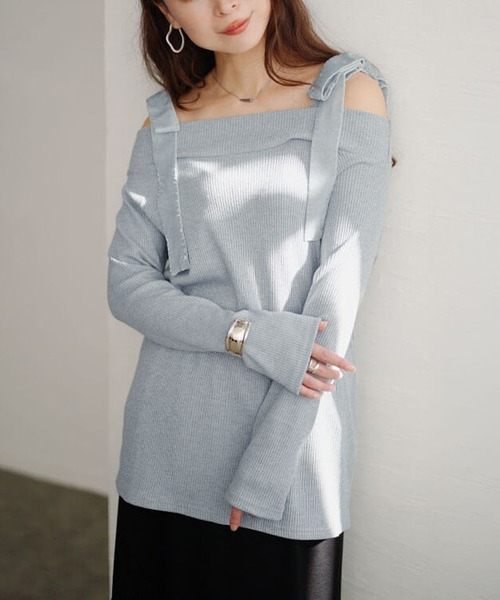 GOLDJAPAN(ゴールドジャパン)の「ベロアリボンオフショルラメリブニット【大きいサイズ対応】(ニット/セーター・レディース・ブルー/ブラック・5L/4L/3L/LL)」の2枚目の写真