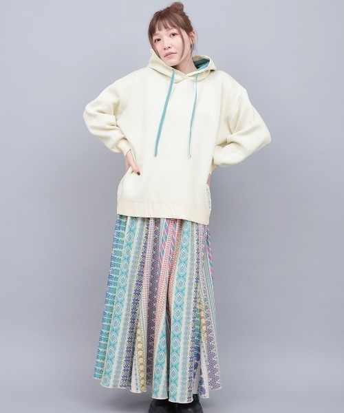 チチカカ（チチカカ）の「イェイエンブロイダリー スウェットライクニットフーディー（ニット/セーター・レディース・チャコールグレー/ピンク/アイボリー・FREE）」の18枚目の写真