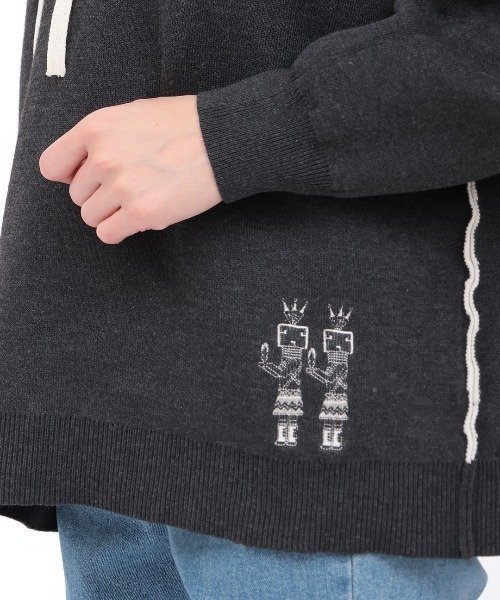 チチカカ（チチカカ）の「イェイエンブロイダリー スウェットライクニットフーディー（ニット/セーター・レディース・チャコールグレー/ピンク/アイボリー・FREE）」の16枚目の写真