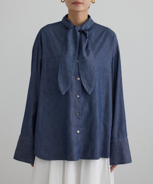 SALON adam et rope'(サロン アダム エ ロペ)の「【WEB限定】フラールボウタイデニムブラウス(シャツ/ブラウス・レディース・サックスブルー/ブルー系その他4・FREE)」の15枚目の写真