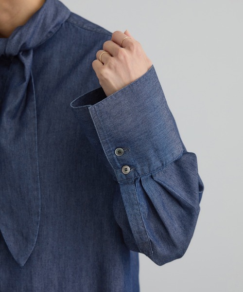 SALON adam et rope'(サロン アダム エ ロペ)の「【WEB限定】フラールボウタイデニムブラウス(シャツ/ブラウス・レディース・サックスブルー/ブルー系その他4・FREE)」の20枚目の写真
