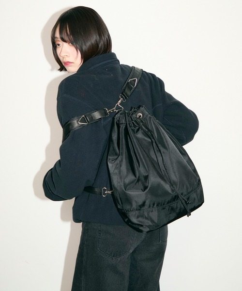TONER(トナー)の「2WAYアーバンメタルバックパック/ロゴプレート付き(バックパック/リュック・レディース・ブラック/シルバー・FREE)」の1枚目の写真