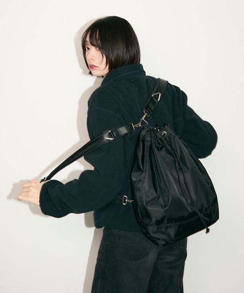 TONER(トナー)の「2WAYアーバンメタルバックパック/ロゴプレート付き(バックパック/リュック・レディース・ブラック/シルバー・FREE)」の4枚目の写真