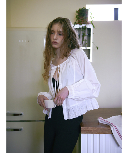 ETMON（エトモン）の「Lace Shirring Blouse, White（シャツ/ブラウス・レディース・その他・FREE）」の2枚目の写真