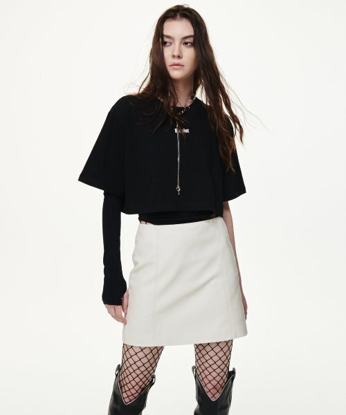 B QUIET(ビークワイエット)の「CROPPED TSHIRTS_BLACK(Tシャツ/カットソー・レディース・その他・ONE SIZE)」の3枚目の写真