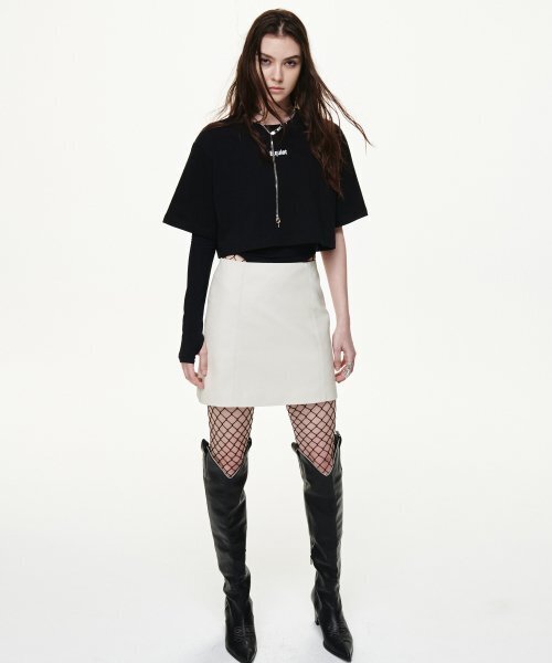 B QUIET(ビークワイエット)の「CROPPED TSHIRTS_BLACK(Tシャツ/カットソー・レディース・その他・ONE SIZE)」の4枚目の写真