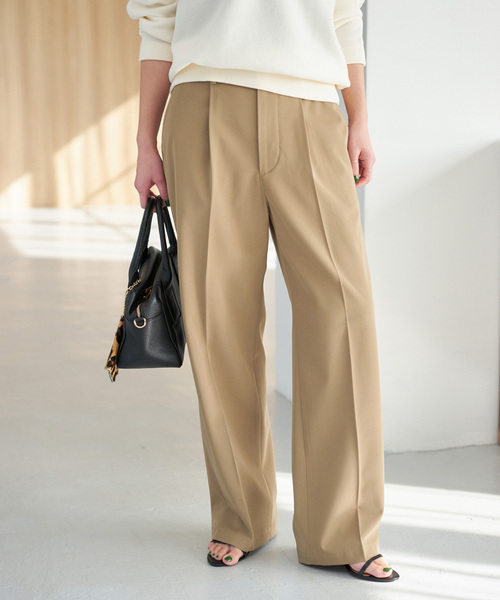 Spick & Span(スピックアンドスパン)の「ドレープチノ1タックストレートパンツ(スラックス・レディース・ネイビー/ベージュ・38/36)」の1枚目の写真