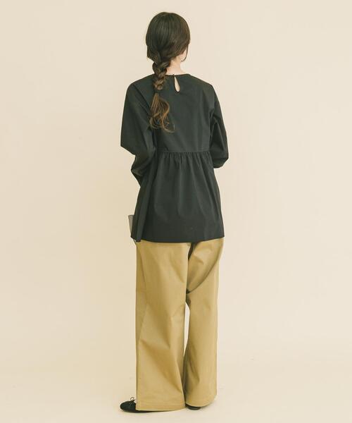 ITEMS URBANRESEARCH(アイテムズ アーバンリサーチ)の「ストレッチチノパンツ(その他パンツ・レディース・ネイビー/ライトベージュ/キャメル・SMALL/MEDIUM)」の8枚目の写真