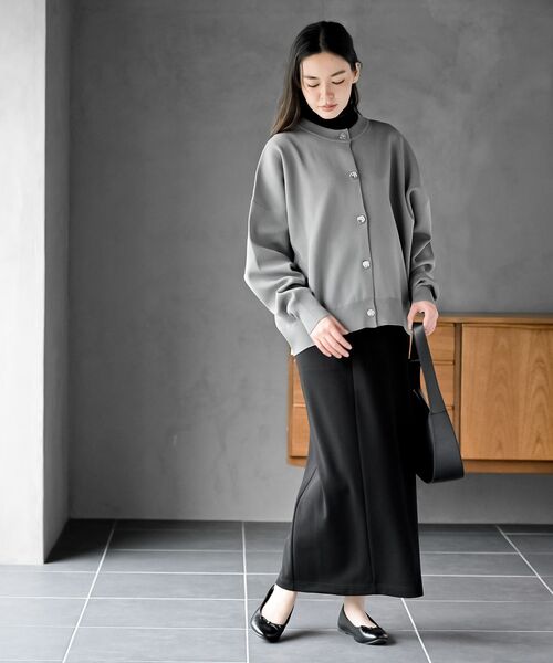 rps（アールピーエス）の「ゴールドボタンクルーネックスポンジニットカーディガン（カーディガン/ボレロ・レディース・グレー/ブラック/シルバーグレー/グレイッシュブルー・フリー）」の5枚目の写真