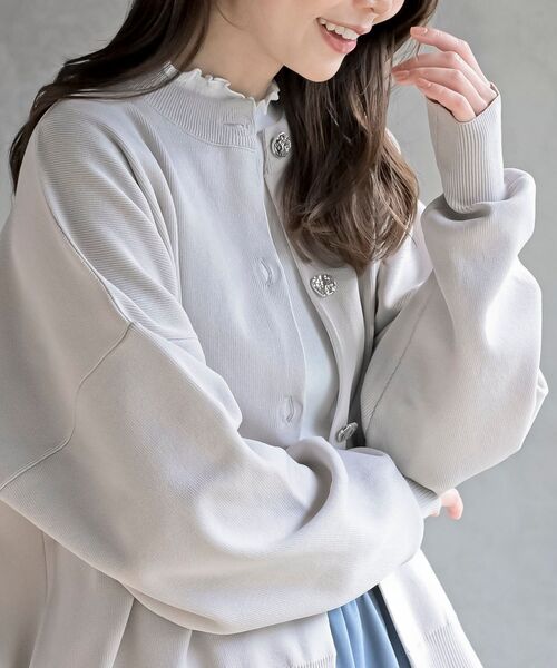 rps（アールピーエス）の「ゴールドボタンクルーネックスポンジニットカーディガン（カーディガン/ボレロ・レディース・グレー/ブラック/シルバーグレー/グレイッシュブルー・フリー）」の16枚目の写真