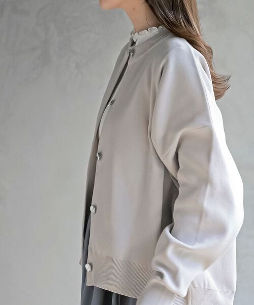 rps（アールピーエス）の「ゴールドボタンクルーネックスポンジニットカーディガン（カーディガン/ボレロ・レディース・グレー/ブラック/シルバーグレー/グレイッシュブルー・フリー）」の18枚目の写真