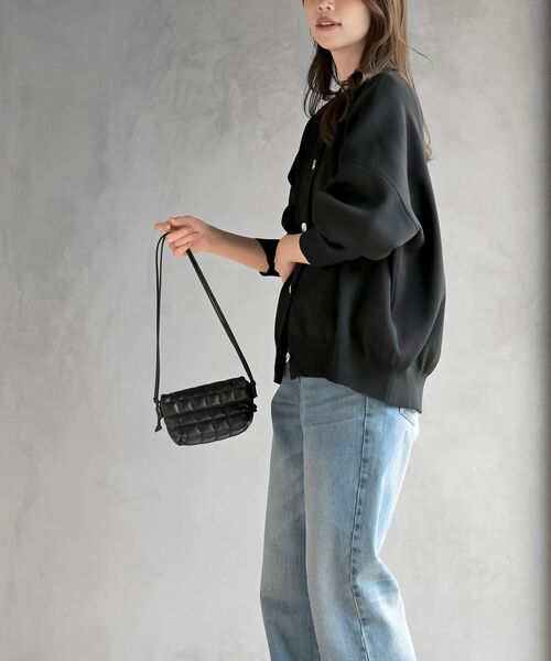 rps（アールピーエス）の「ゴールドボタンクルーネックスポンジニットカーディガン（カーディガン/ボレロ・レディース・グレー/ブラック/シルバーグレー/グレイッシュブルー・フリー）」の21枚目の写真