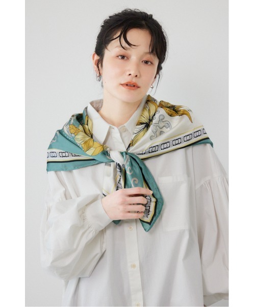 RODEO CROWNS WIDE BOWL（ロデオクラウンズワイドボウル）の「クラシカルビッグスカーフ（バンダナ/スカーフ・レディース・オレンジ系その他/ブルー系その他3/グリーン系その他/ホワイト系その他・FREE）」の3枚目の写真