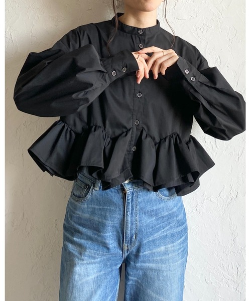 She's Closet(シーズクローゼット)の「ショート丈 長袖ボリュームスリーブ 裾フリルブラウス シャツ(シャツ/ブラウス・レディース・ホワイト/ブラック・FREE)」の6枚目の写真