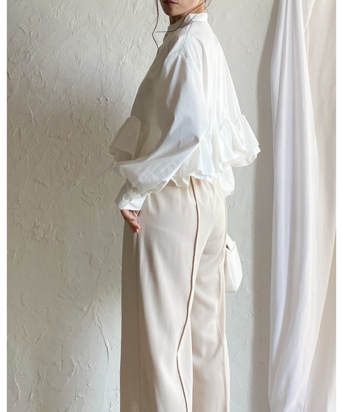 She's Closet(シーズクローゼット)の「ショート丈 長袖ボリュームスリーブ 裾フリルブラウス シャツ(シャツ/ブラウス・レディース・ホワイト/ブラック・FREE)」の9枚目の写真