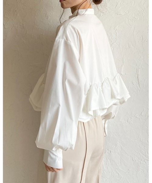 She's Closet(シーズクローゼット)の「ショート丈 長袖ボリュームスリーブ 裾フリルブラウス シャツ(シャツ/ブラウス・レディース・ホワイト/ブラック・FREE)」の11枚目の写真