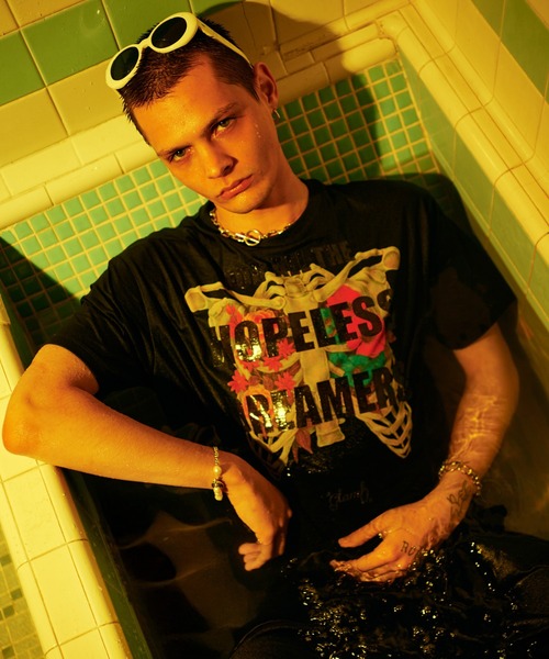 glamb(グラム)の「Wandermore T-Shirt / ワンダーモアTシャツ(Tシャツ/カットソー・メンズ・ホワイト/チャコール・S/M/L)」の15枚目の写真
