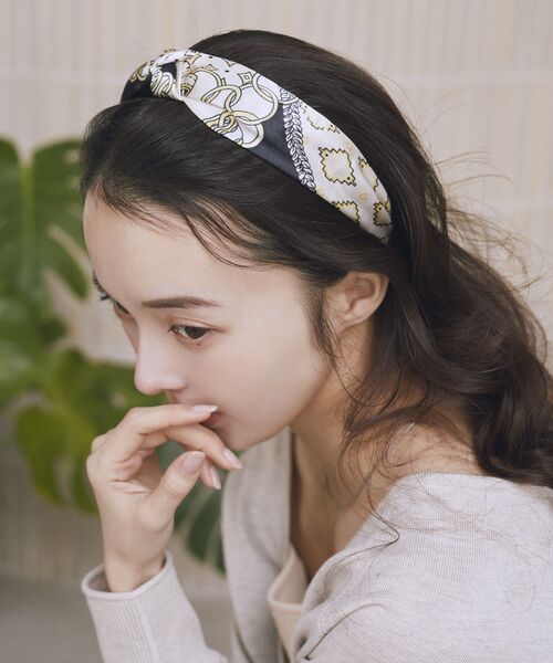 earth music&ecology(アースミュージックアンドエコロジー)の「スカーフ柄カチューシャ(カチューシャ・レディース・ブラック/ブラウン・FREE)」の3枚目の写真