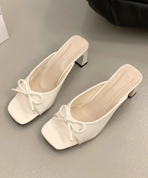 mebole(メボレ)の「リボンミュールサンダル(サンダル・レディース・ブラック/ホワイト・LARGE/MEDIUM/SMALL)」の10枚目の写真