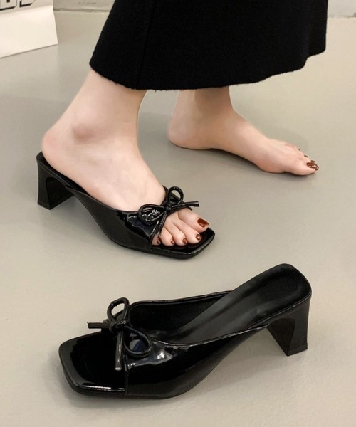 mebole(メボレ)の「リボンミュールサンダル(サンダル・レディース・ブラック/ホワイト・LARGE/MEDIUM/SMALL)」の19枚目の写真